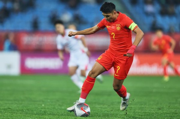 丁俊晖的U22国家足球队1-1越南队赢1平2平，保持不败，赢