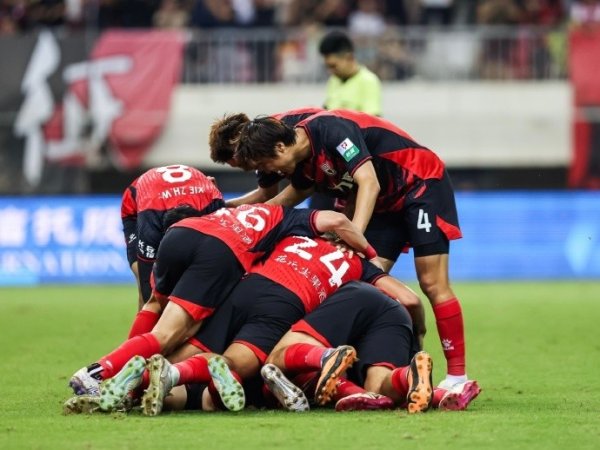 赛后声音🎙乔瓦尼：感谢为陕西古代足球    付出的人，球员成