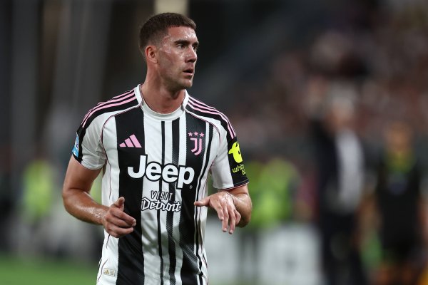 跟队记者：DV9今夏只想去巴萨或梦寐以求的皇马，最多还有拜仁