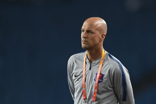 苗原：国足选帅小克鲁伊夫、52岁的奥斯卡-加西亚已提交报名