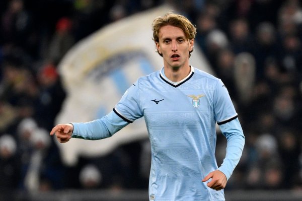 拉齐奥球员伤情更新：罗维拉遭遇内收肌综合症困扰，进行复健  