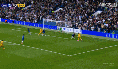 都气坏了！布莱顿危险区域  内回做获良机，被主裁西蒙胡珀结结