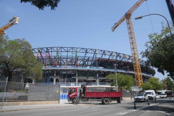 世体：巴萨希望对阵毕巴能在诺坎普进行 正努力争取市政府的批准