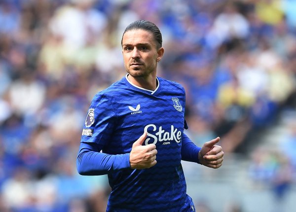 格拉利什：感谢指导教练员中场球员休息的指导 我认为全场最佳是