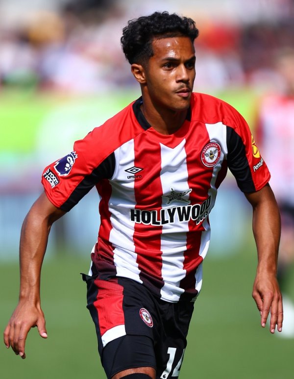 德天空：F-卡瓦略冬窗确定离开布伦特福德，永久出售也在考虑当