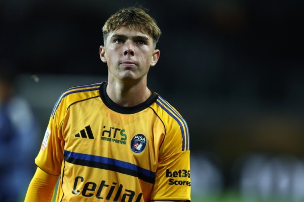 意媒：布冯之子代表比萨上演意甲首秀，他在赛事  尾声时后备 